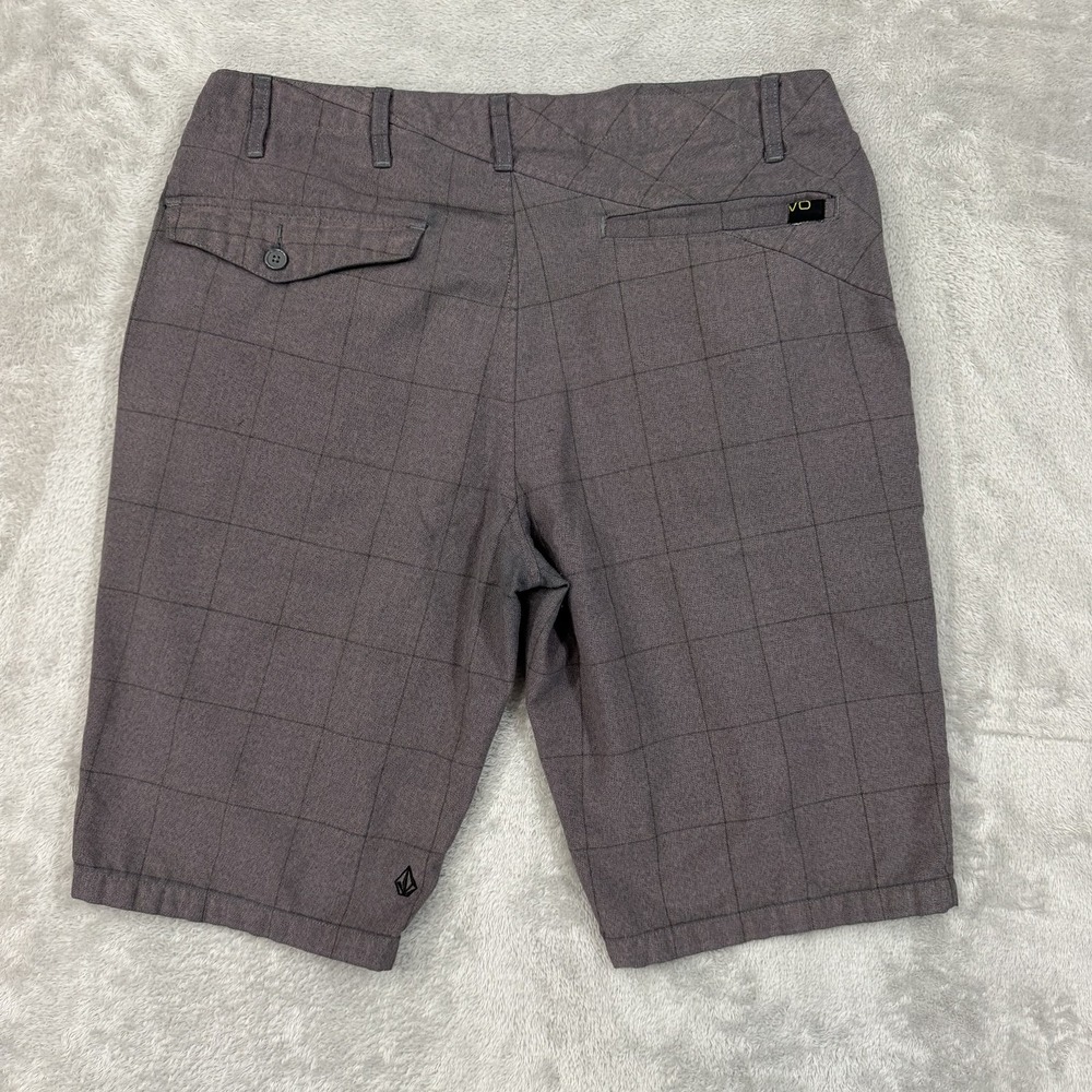 Volcom Shorts Mens 34 Gray Chino Skater Rayon Comfort Check Plaid Casual Bermuda - Picture 2 of 16